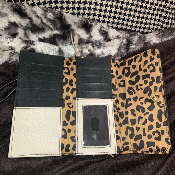 Jessica Simpson Leather Wallet - Picture 2 of 3